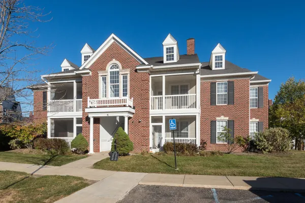 $284,900 | 922 Summerfield Glen, Ann Arbor, MI 48103