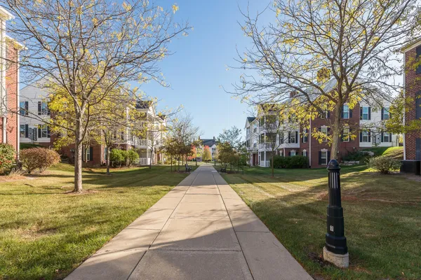 $284,900 | 922 Summerfield Glen, Ann Arbor, MI 48103