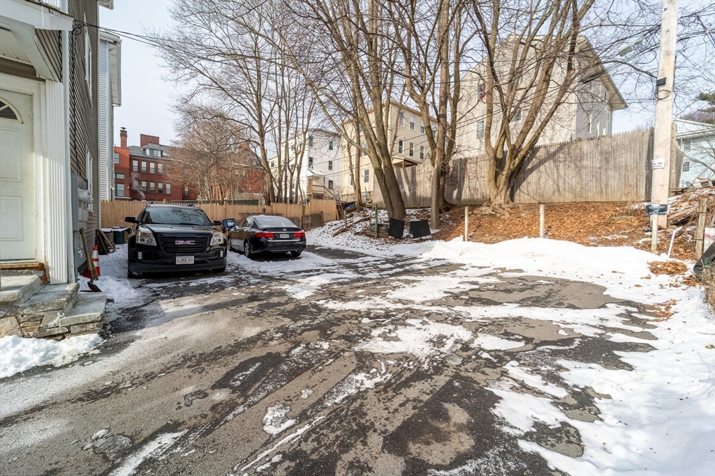 6 Lund Street Worcester, MA 01607 - Photo 3 of 14