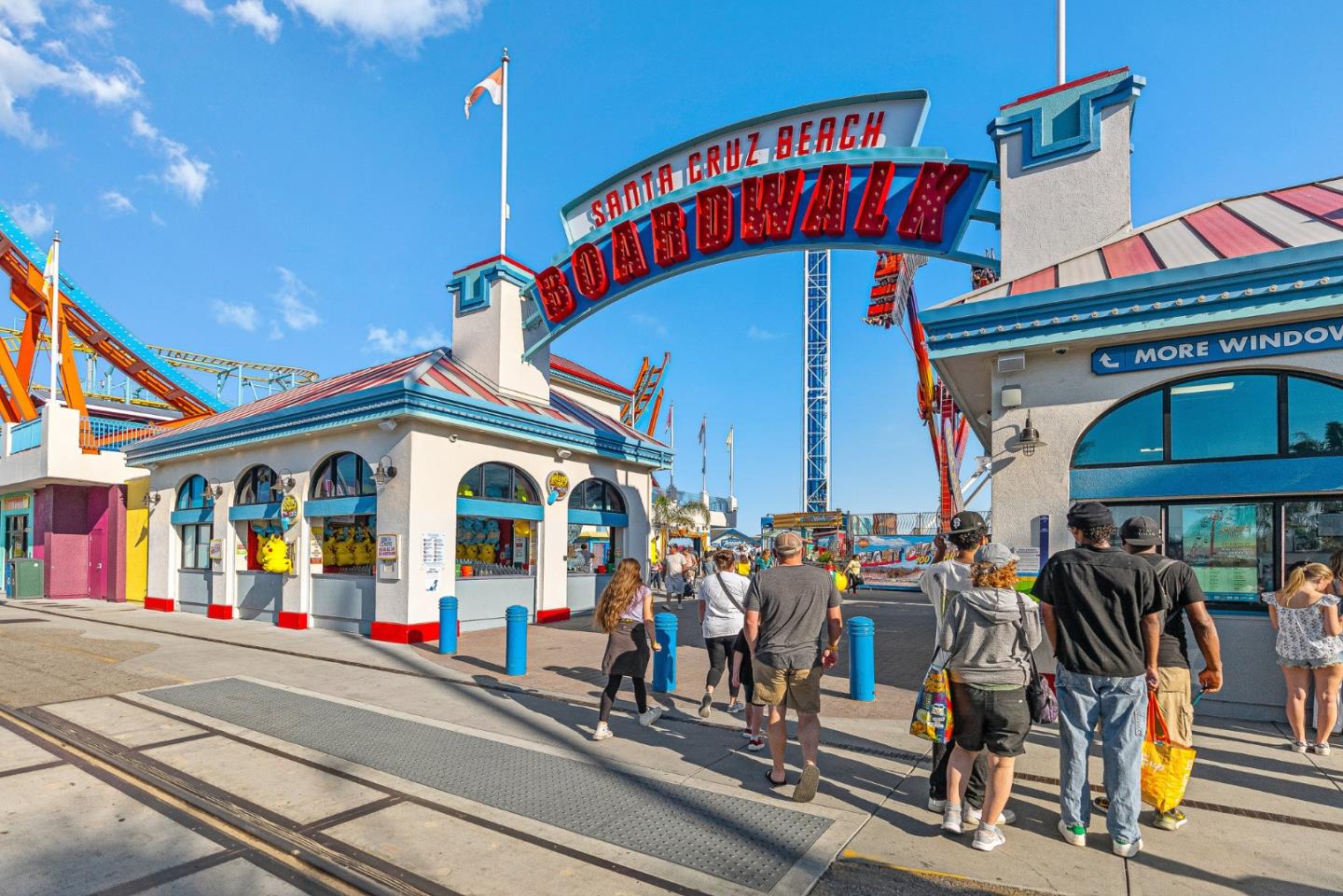 514 Washington Street Santa Cruz, CA 95060 - Photo 20 of 25 a group of people sitting in front of a building