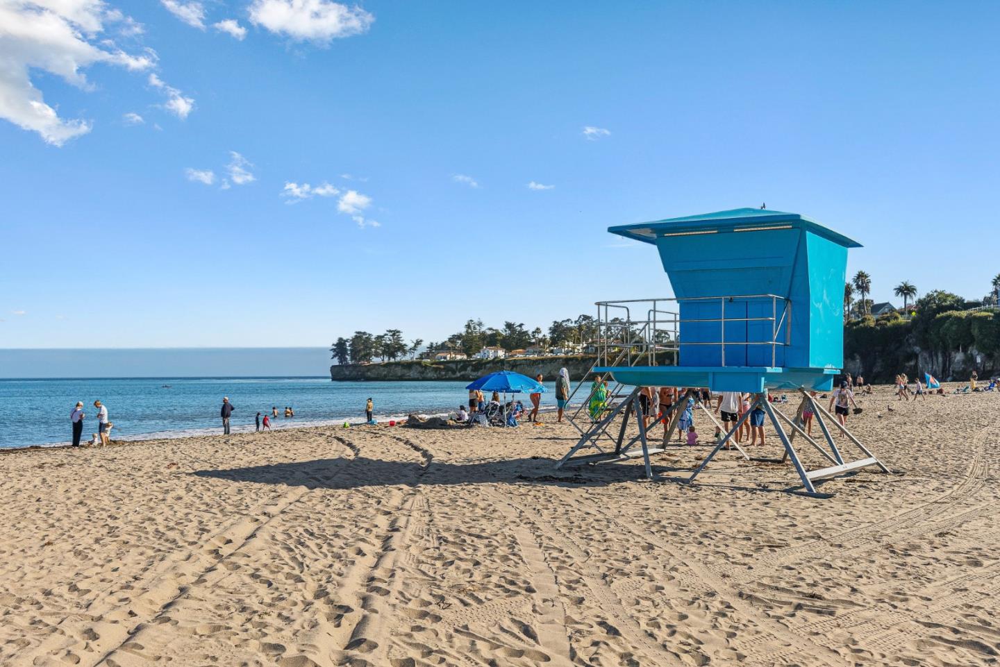 514 Washington Street Santa Cruz, CA 95060 - Photo 21 of 25 a view of a terrace with chairs