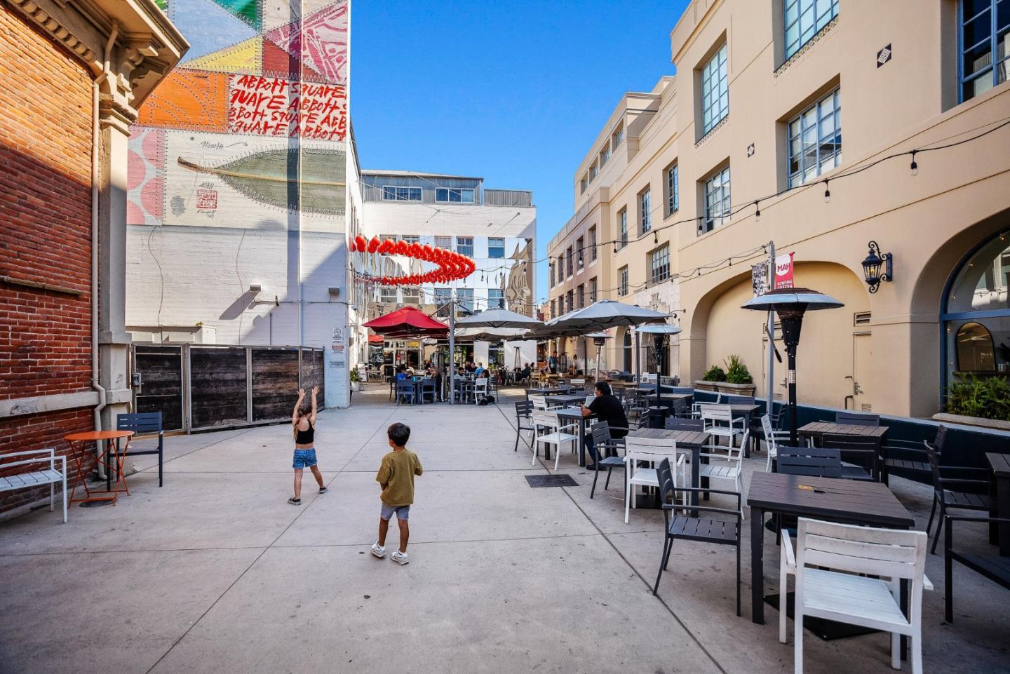 514 Washington Street Santa Cruz, CA 95060 - Photo 22 of 25 a group of people sitting in front of building
