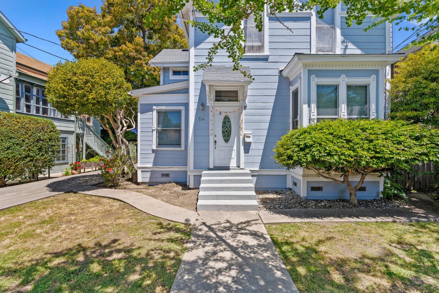 514 Washington Street Santa Cruz, CA 95060 - Photo 3 of 25 front view of a house