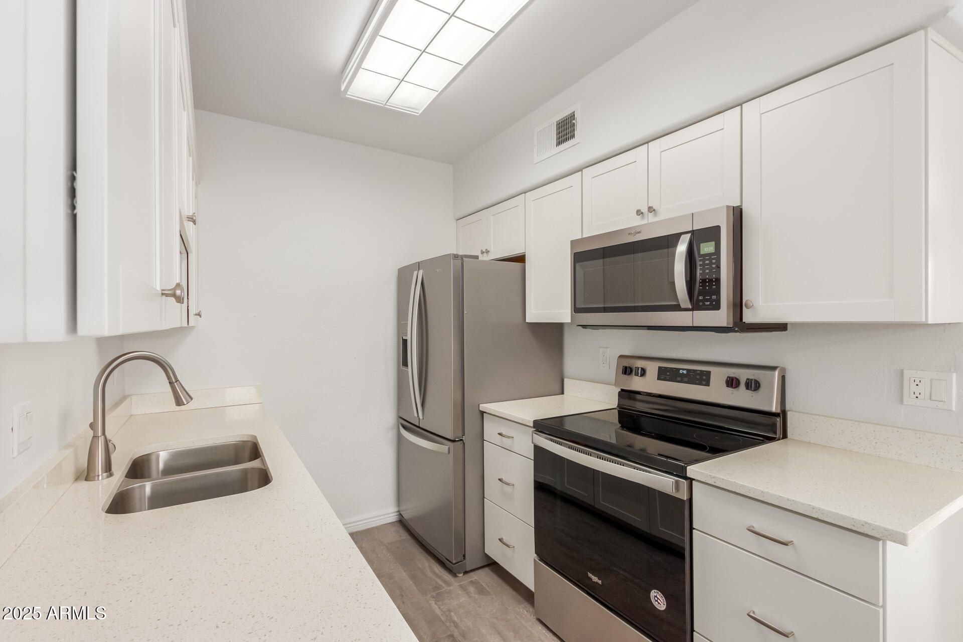 601 North May, Unit 25 Mesa, AZ 85201 - Photo 2 of 22 10 May