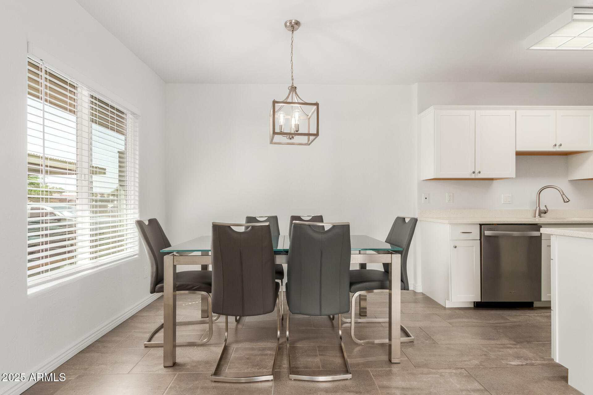 601 North May, Unit 25 Mesa, AZ 85201 - Photo 3 of 22 09 May