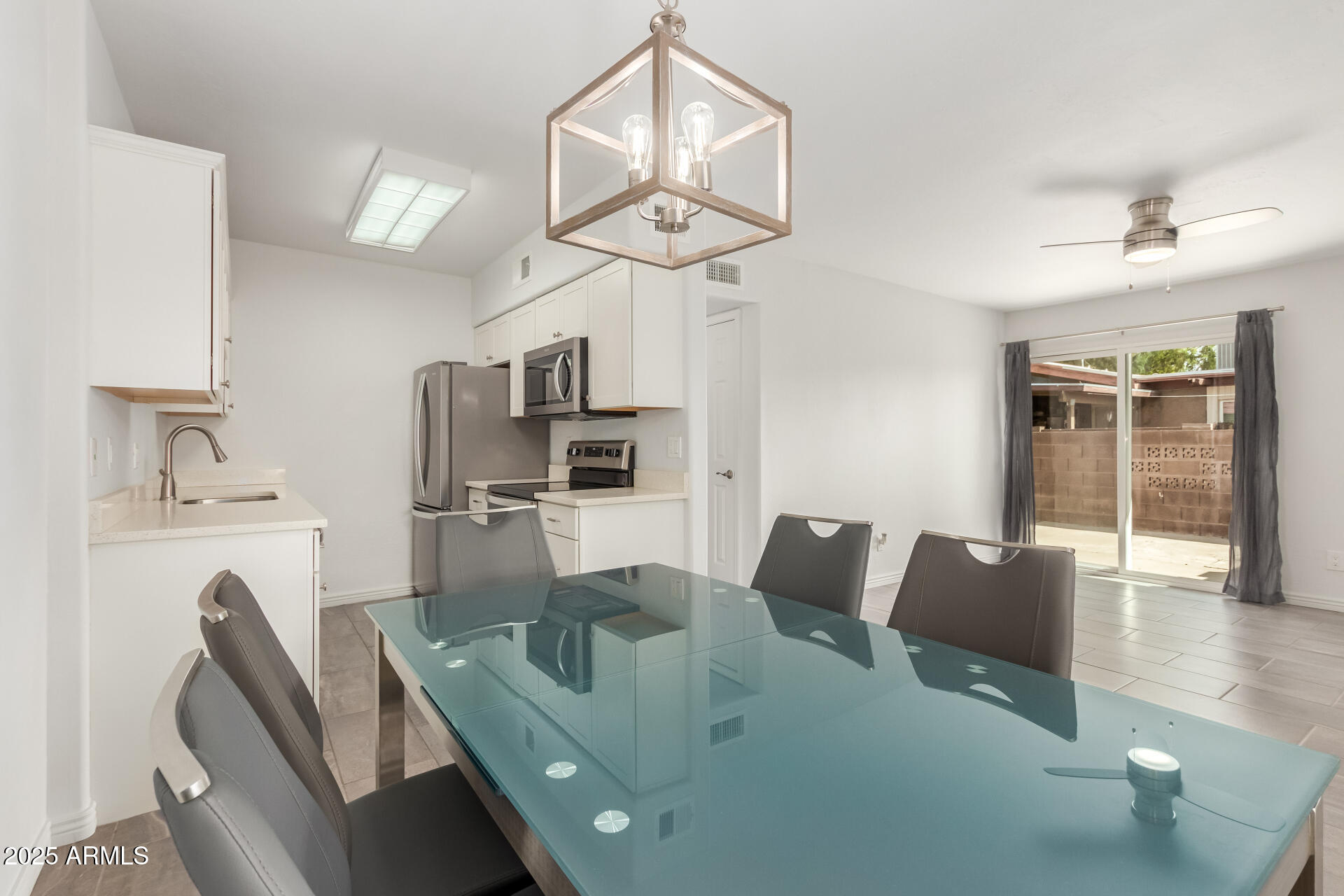 601 North May, Unit 25 Mesa, AZ 85201 - Photo 7 of 22 08 May