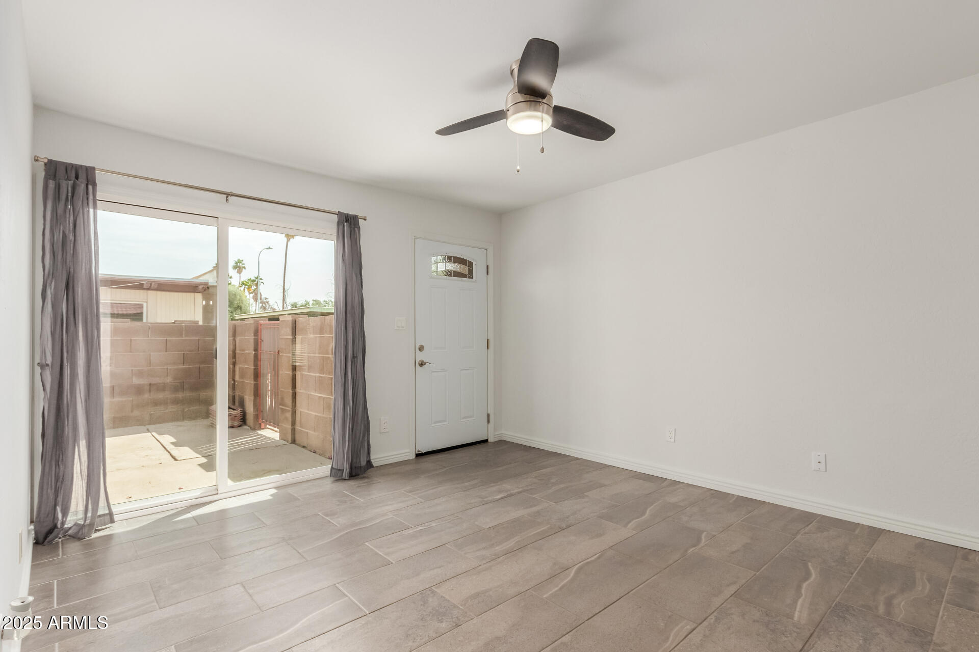 601 North May, Unit 25 Mesa, AZ 85201 - Photo 9 of 22 05 May