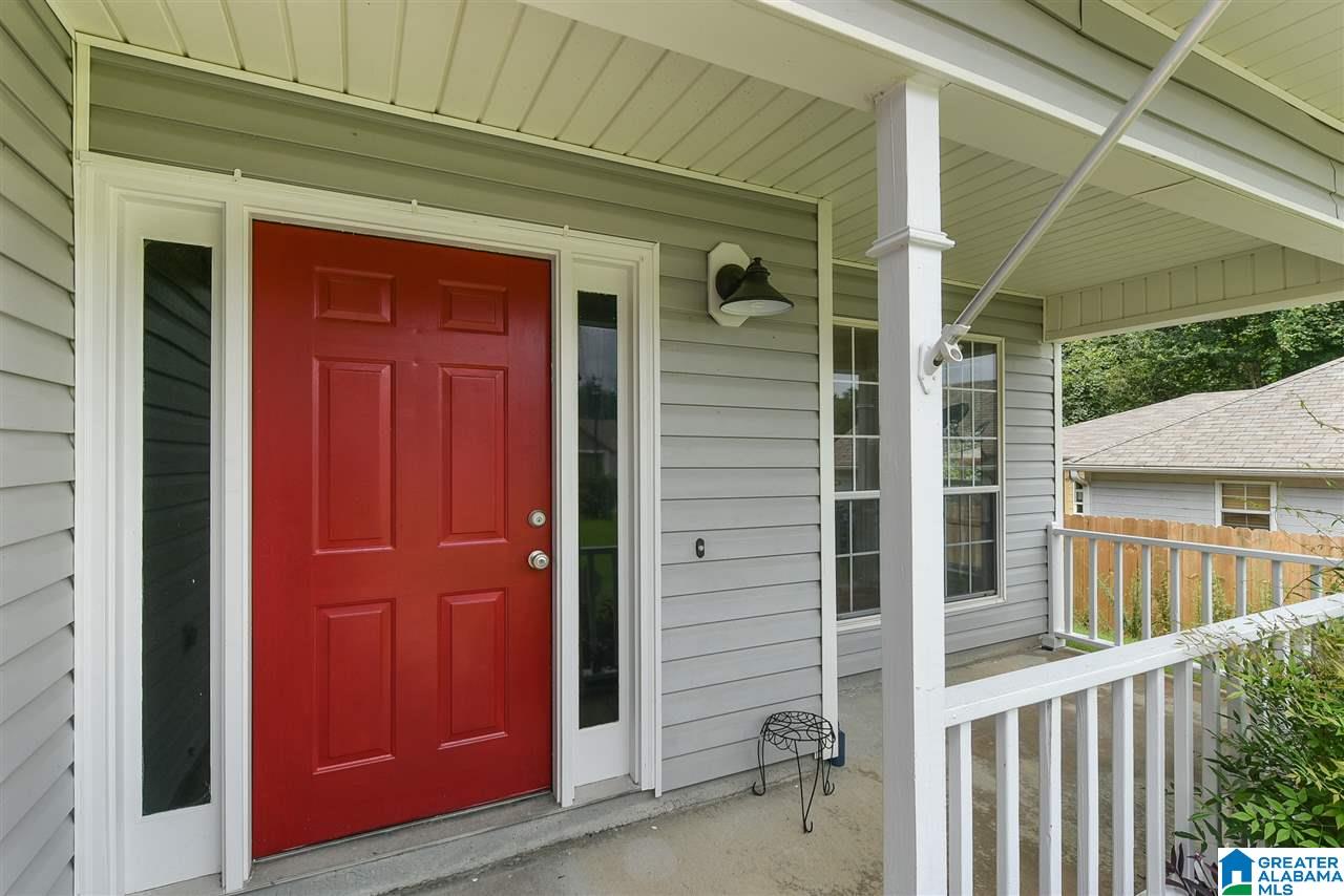 160 Lake Terrace Alabaster, AL 35007 - Photo 3 of 36
