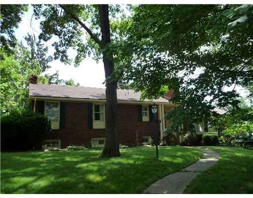 700 Pinoak Road Mt. Lebanon, PA 15243 - Photo 1 of 18 Exterior Front.