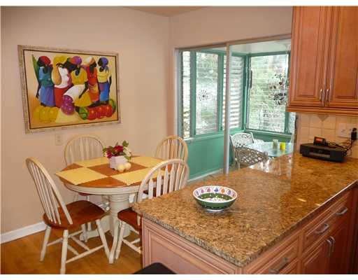 700 Pinoak Road Mt. Lebanon, PA 15243 - Photo 8 of 18 Kitchen.