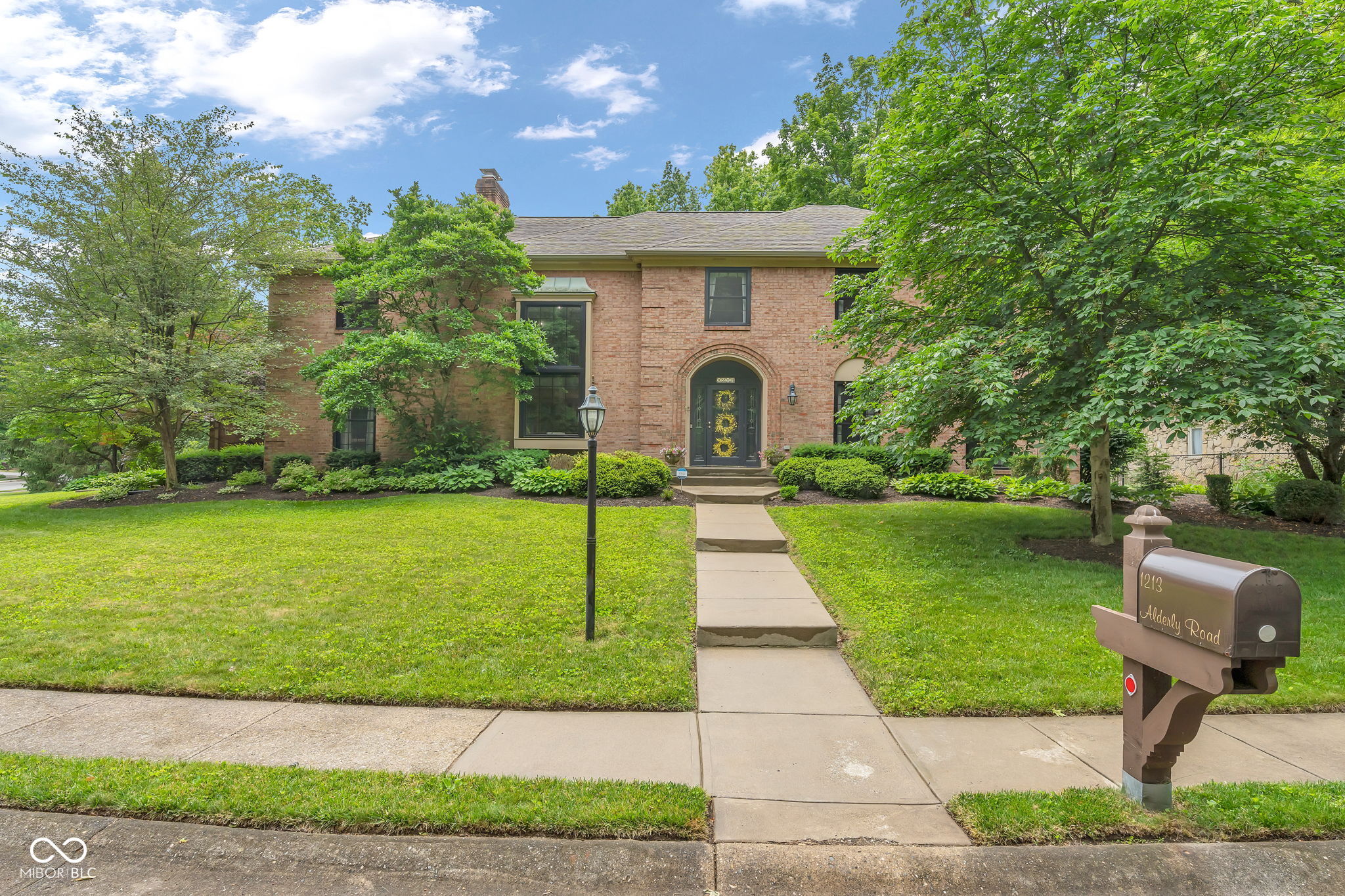 1213 Alderly Road Indianapolis, IN 46260 - Photo 2 of 65