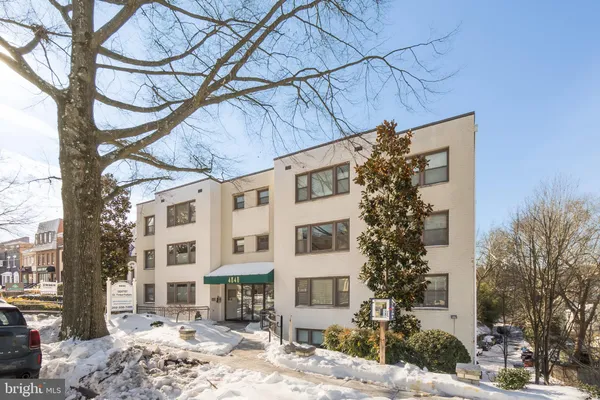 $3,000 | 4840 MacArthur Boulevard Northwest, Unit 307, Washington, DC 20007