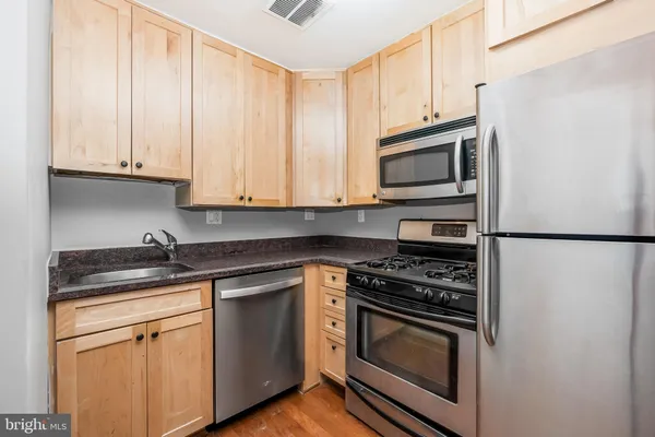 $3,000 | 4840 MacArthur Boulevard Northwest, Unit 307, Washington, DC 20007