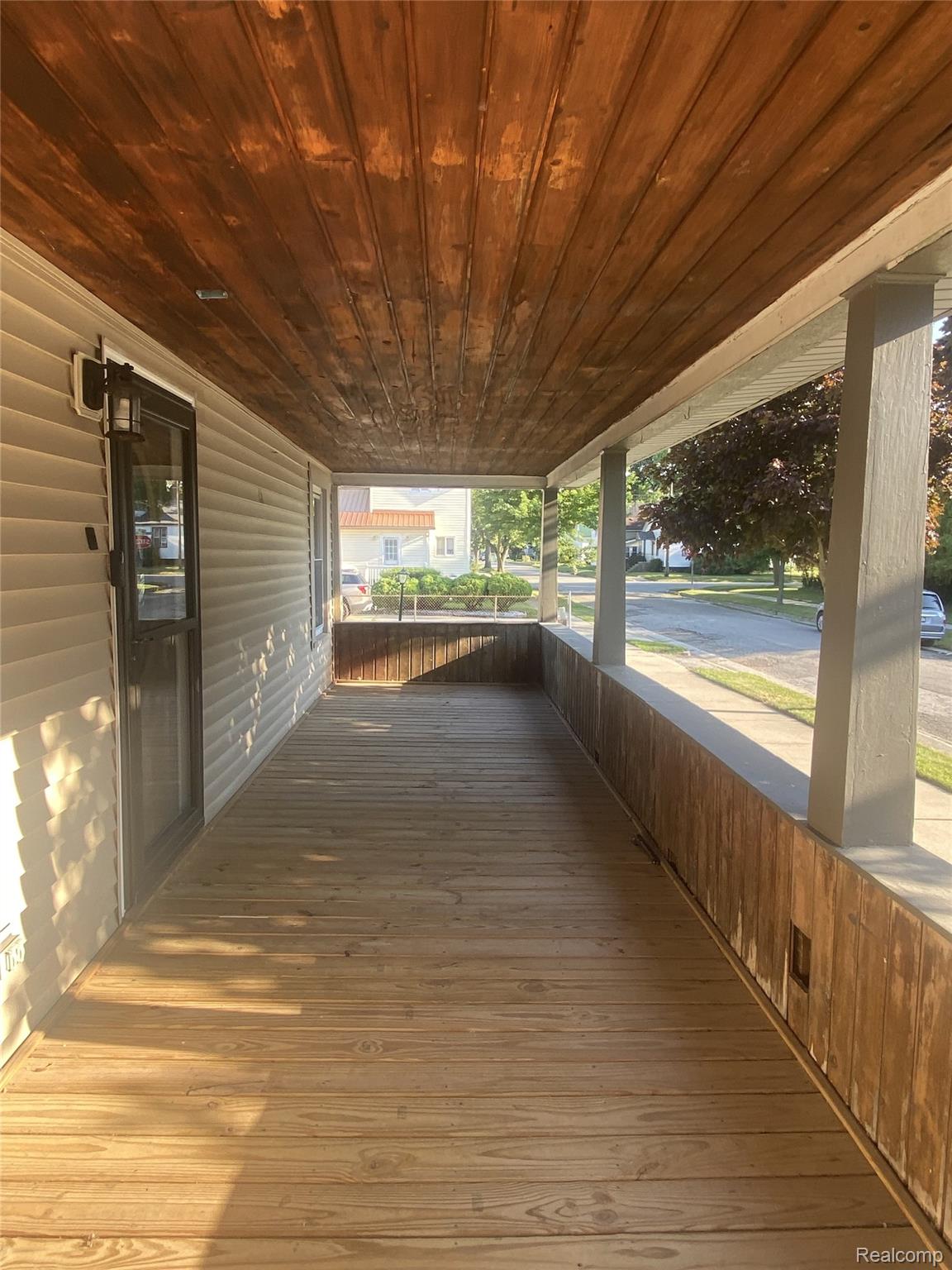 809 Stanton Street Bay City, MI 48708 - Photo 8 of 34 9.jpeg