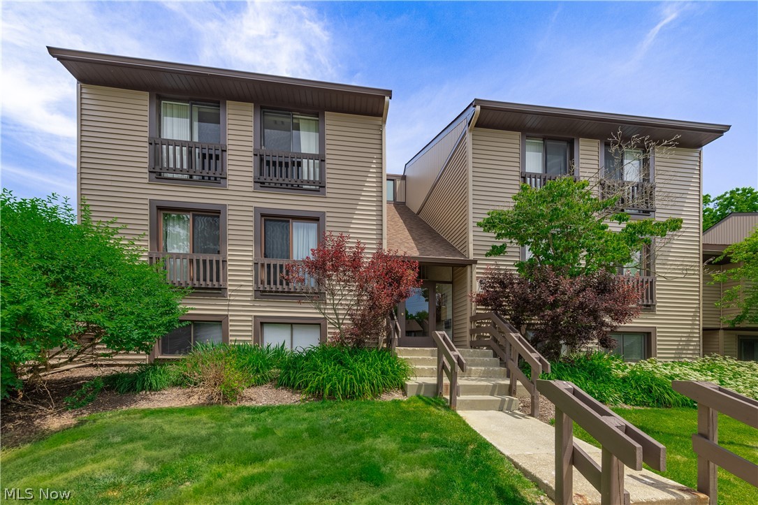 1115 Canyon View Road, Unit 103 Northfield, OH 44067 - Photo 1 of 33