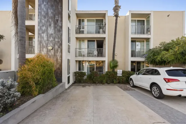 a view of multiple house