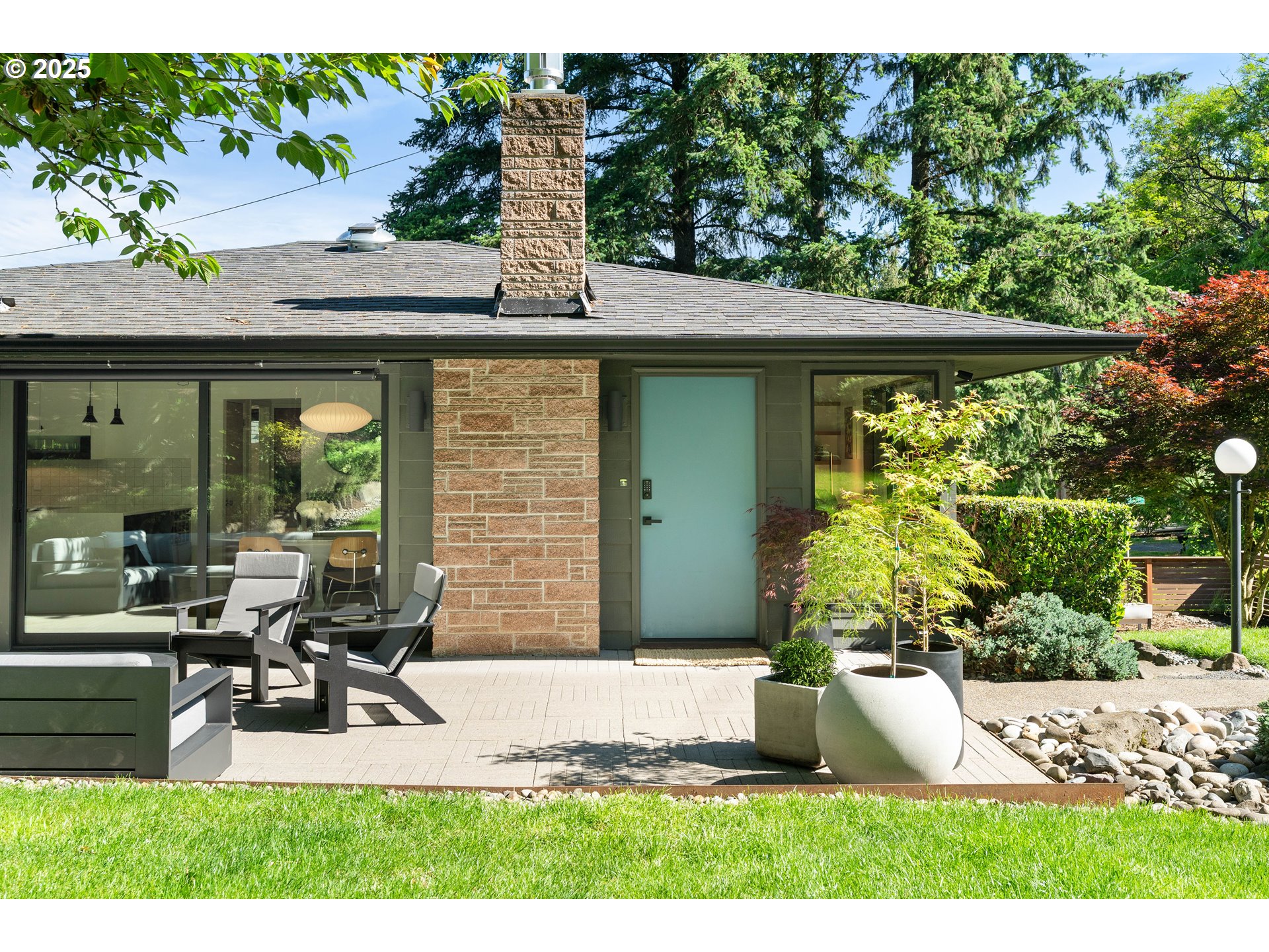 7615 Southwest 35th Avenue Portland, OR 97219 - Photo 1 of 48 Gallery Image 1