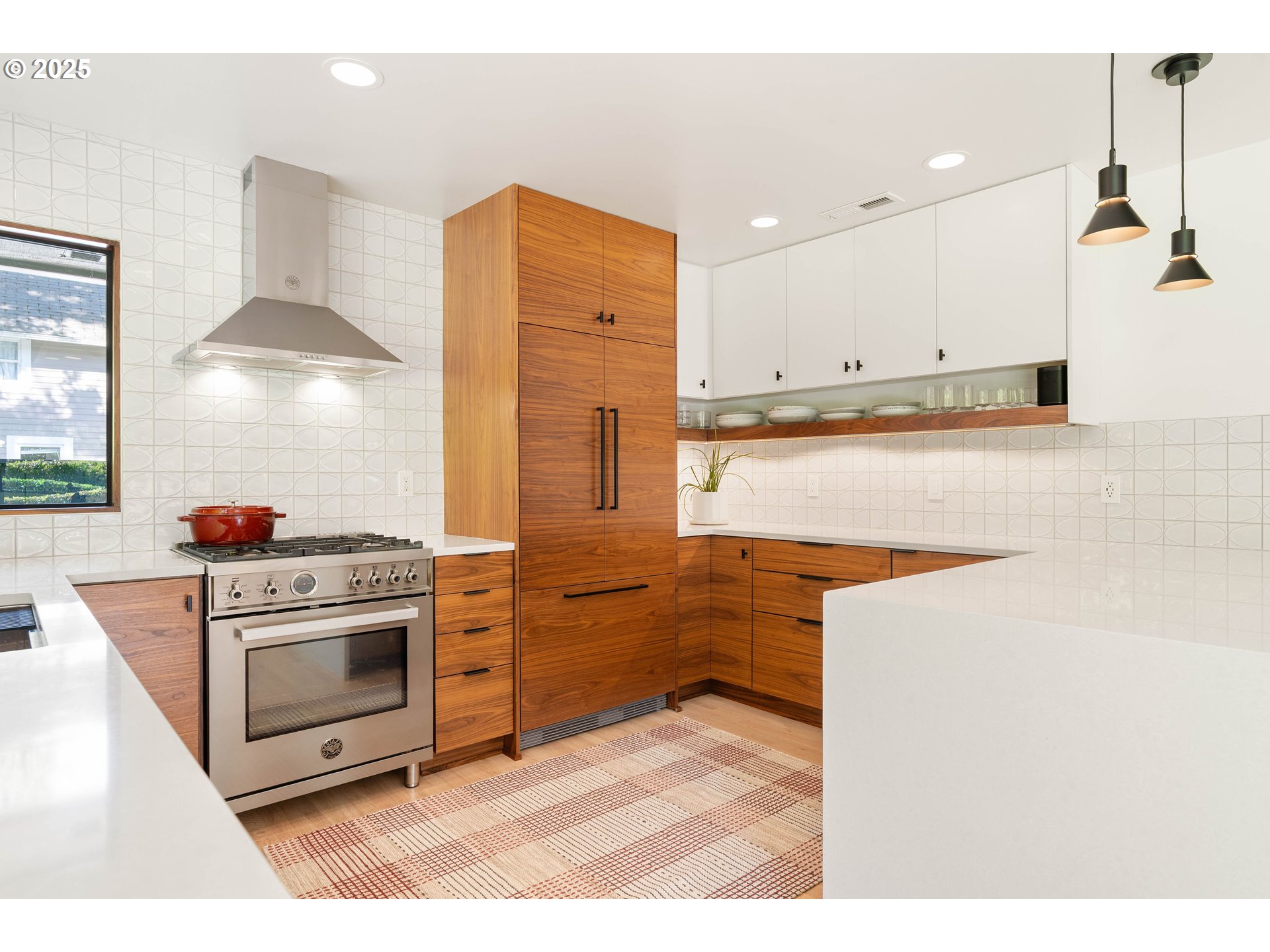 7615 Southwest 35th Avenue Portland, OR 97219 - Photo 12 of 48 Gallery Image 12