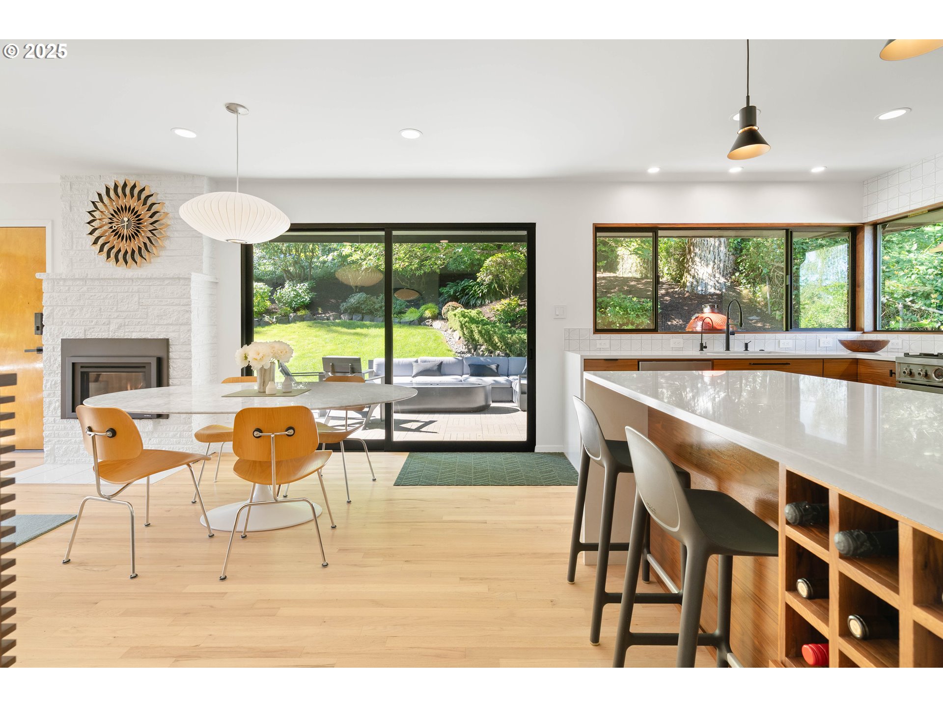 7615 Southwest 35th Avenue Portland, OR 97219 - Photo 17 of 48 Gallery Image 17