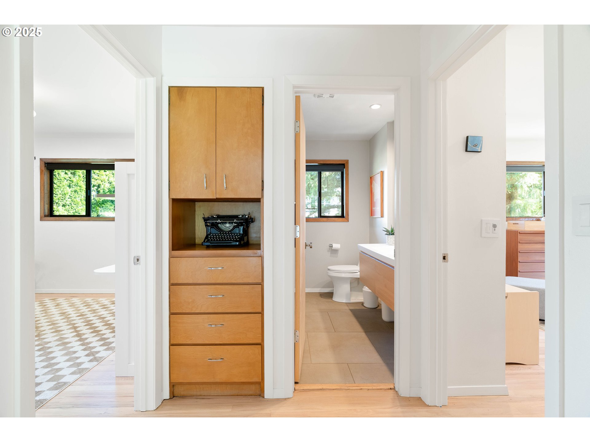 7615 Southwest 35th Avenue Portland, OR 97219 - Photo 18 of 48 Gallery Image 18