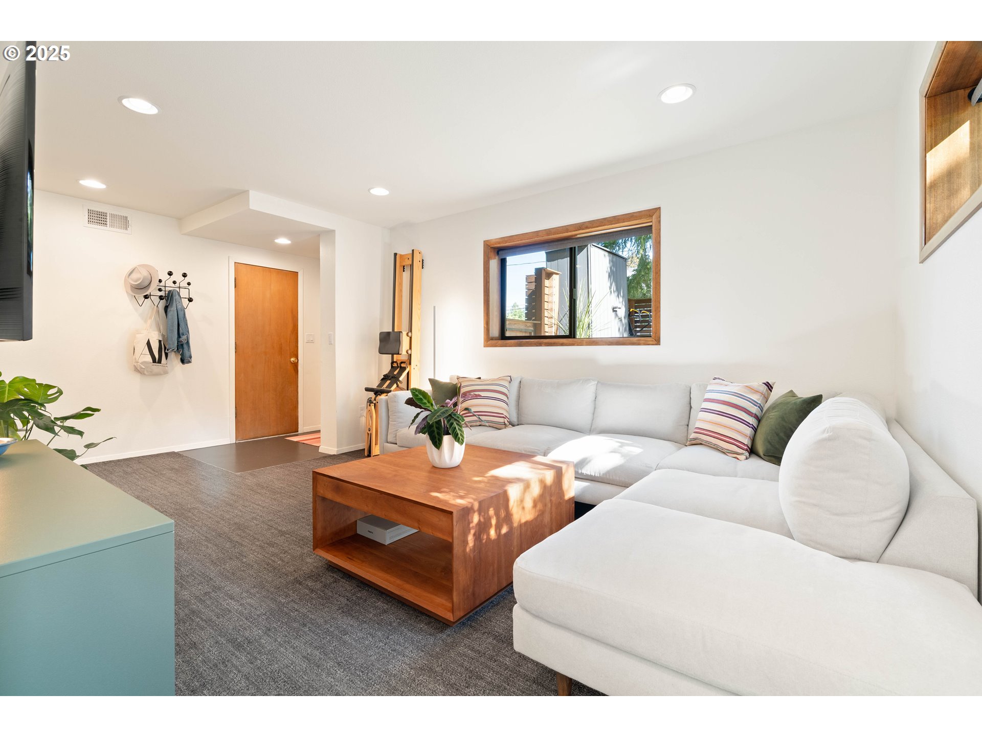 7615 Southwest 35th Avenue Portland, OR 97219 - Photo 25 of 48 Gallery Image 25
