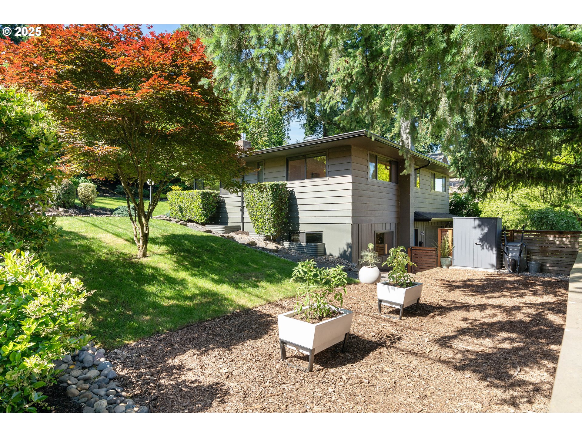 7615 Southwest 35th Avenue Portland, OR 97219 - Photo 39 of 48 Gallery Image 39