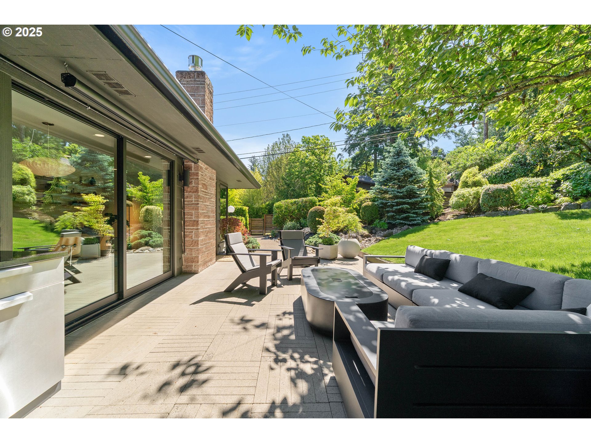 7615 Southwest 35th Avenue Portland, OR 97219 - Photo 4 of 48 Gallery Image 4