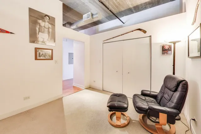 $344,900 | 833 West 15th Place, Unit 606W, Chicago, IL 60608