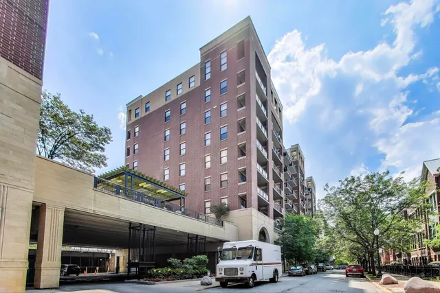 $344,900 | 833 West 15th Place, Unit 606W, Chicago, IL 60608