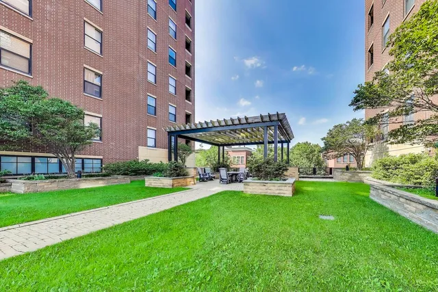 $344,900 | 833 West 15th Place, Unit 606W, Chicago, IL 60608