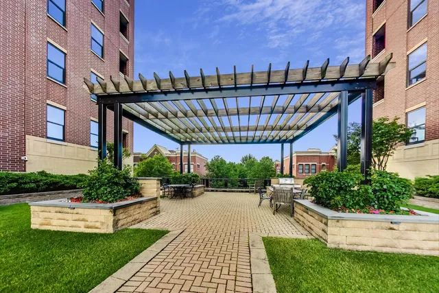 $344,900 | 833 West 15th Place, Unit 606W, Chicago, IL 60608