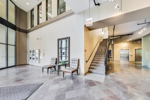 $344,900 | 833 West 15th Place, Unit 606W, Chicago, IL 60608