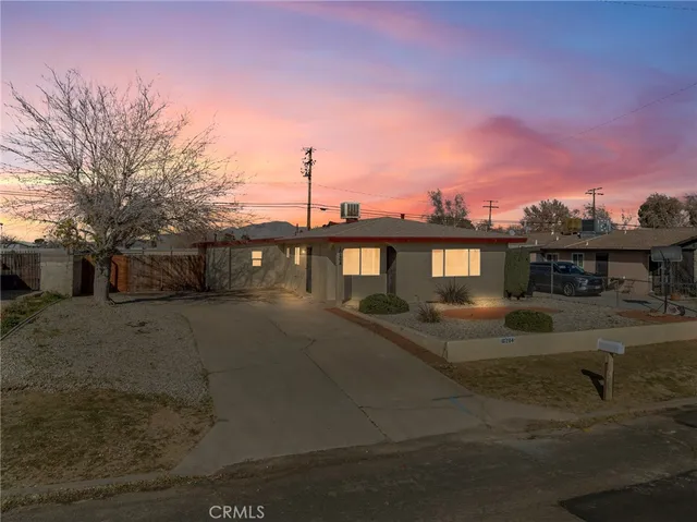 $359,900 | 16264 Del Norte Drive, Victorville, CA 92395