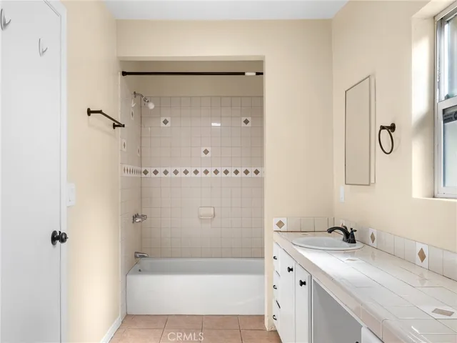 $359,900 | 16264 Del Norte Drive, Victorville, CA 92395