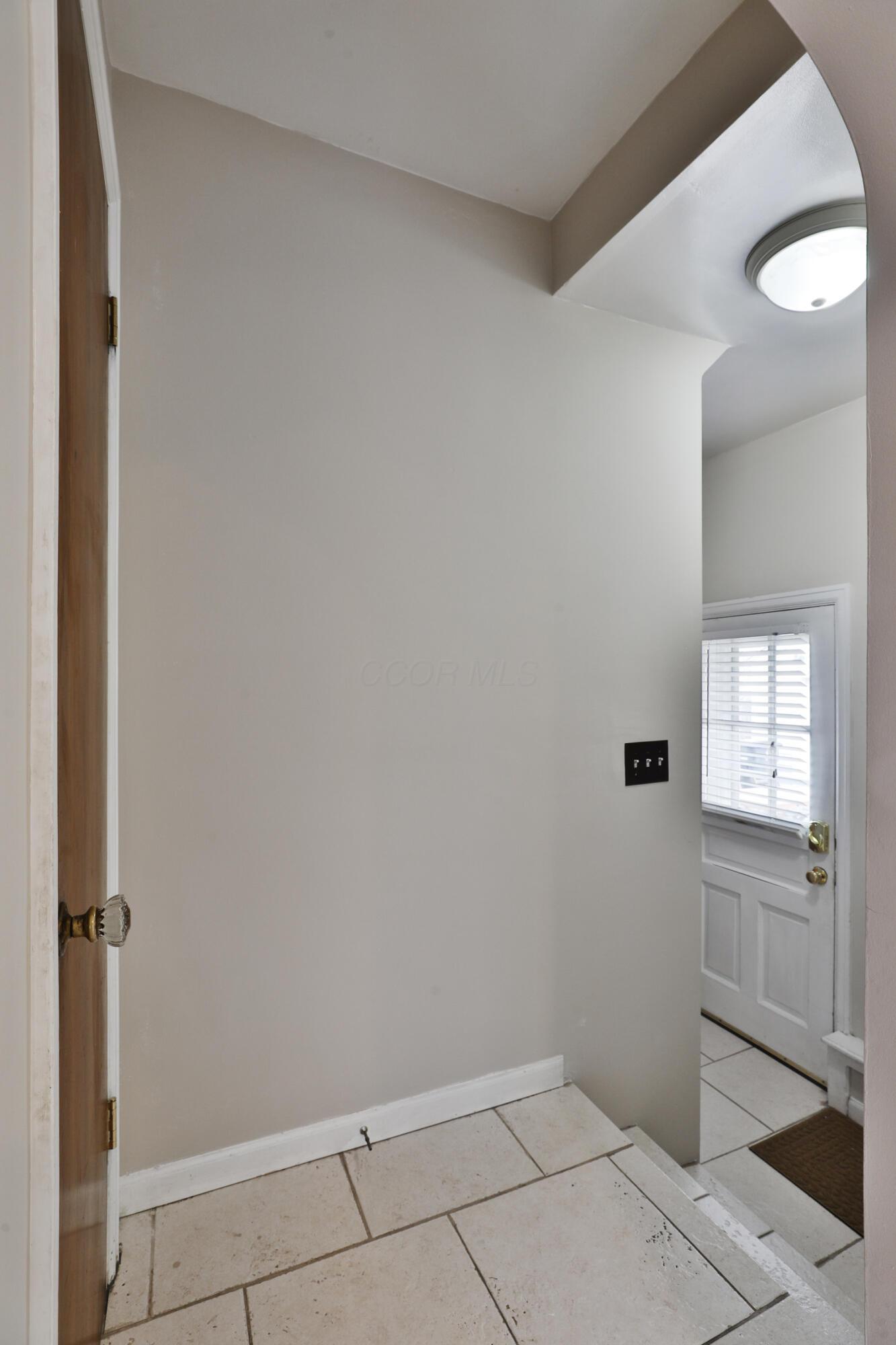 990 Vernon Road Columbus, OH 43209 - Photo 43 of 60 990-Vernon-43