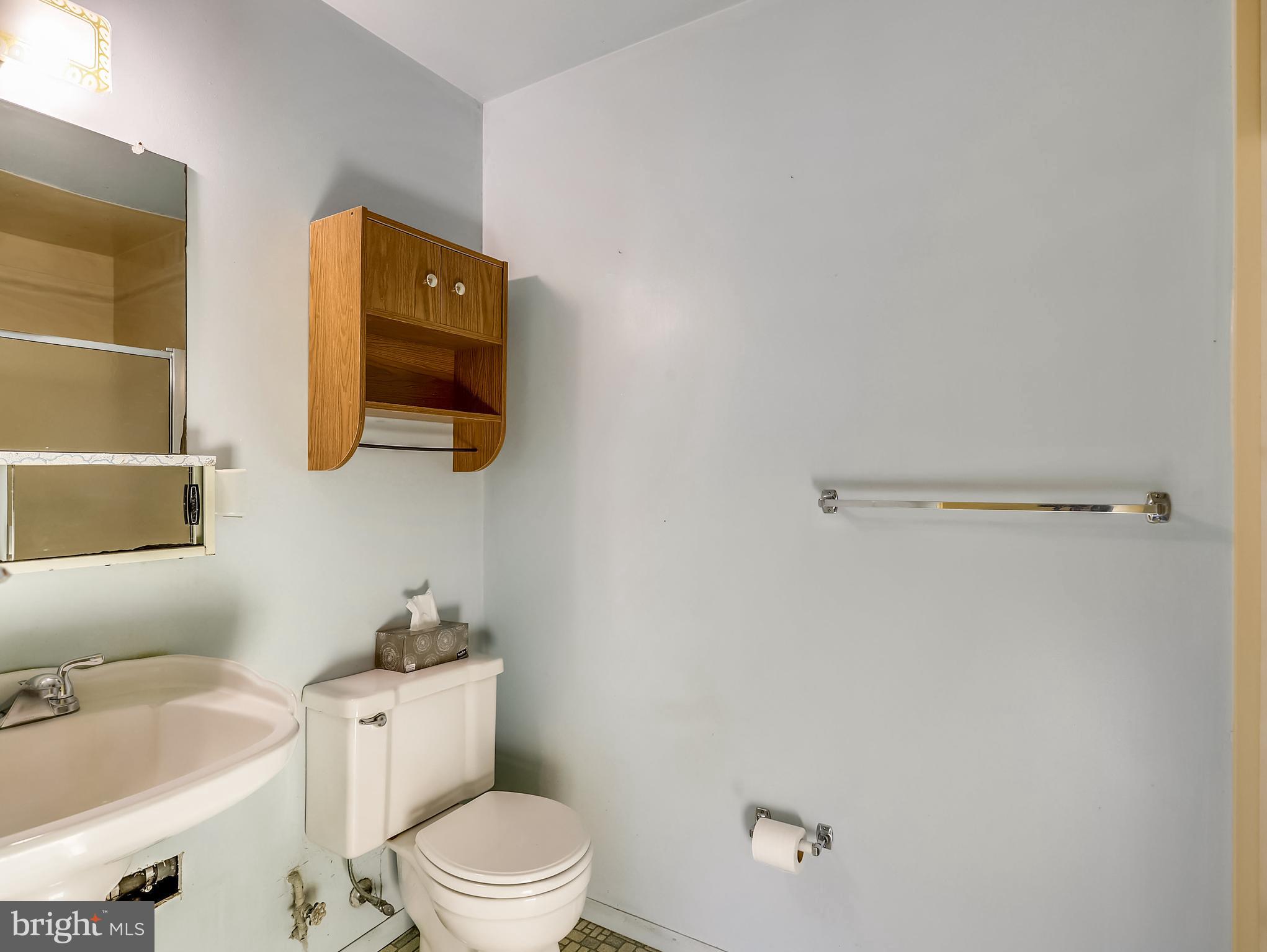 1044 Springhill Way Gambrills, MD 21054 - Photo 10 of 18 En Suite Bathroom