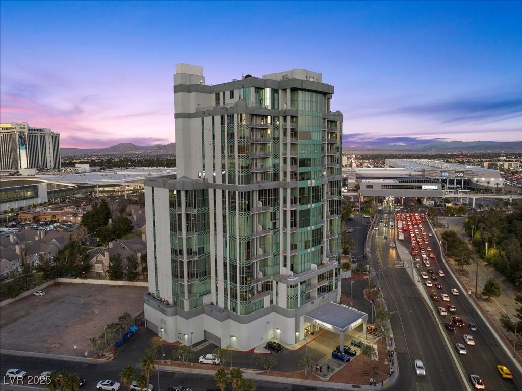 360 East Desert Inn Road, Unit 1903 Las Vegas, NV 89109 - Photo 4 of 52 Gallery Image 4