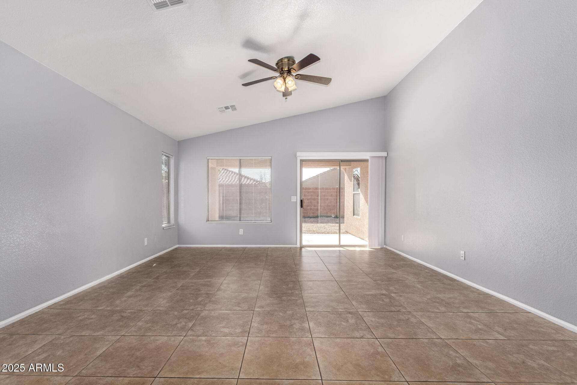 42631 West Venture Road Maricopa, AZ 85138 - Photo 10 of 32 10 - Family Room