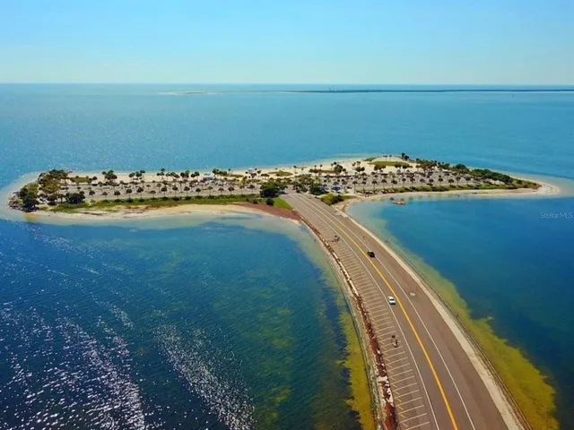 $2,975 | 240 Whisper Lake Road, Palm Harbor, FL 34683