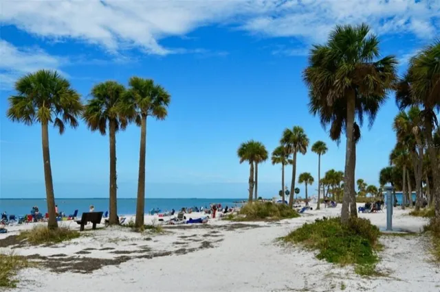 $2,975 | 240 Whisper Lake Road, Palm Harbor, FL 34683