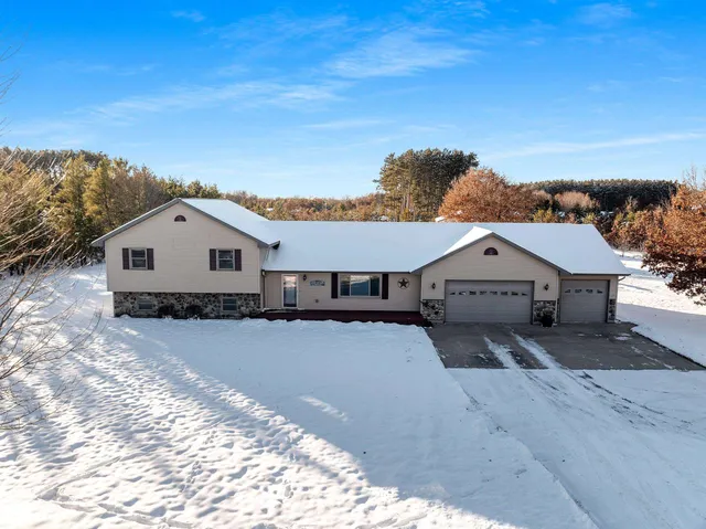 $449,900 | N9961 North Padre Pio Drive, Necedah, WI 54646
