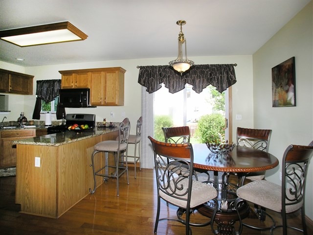 2012 Winchester Trail Romeoville, IL 60446 - Photo 8 of 25