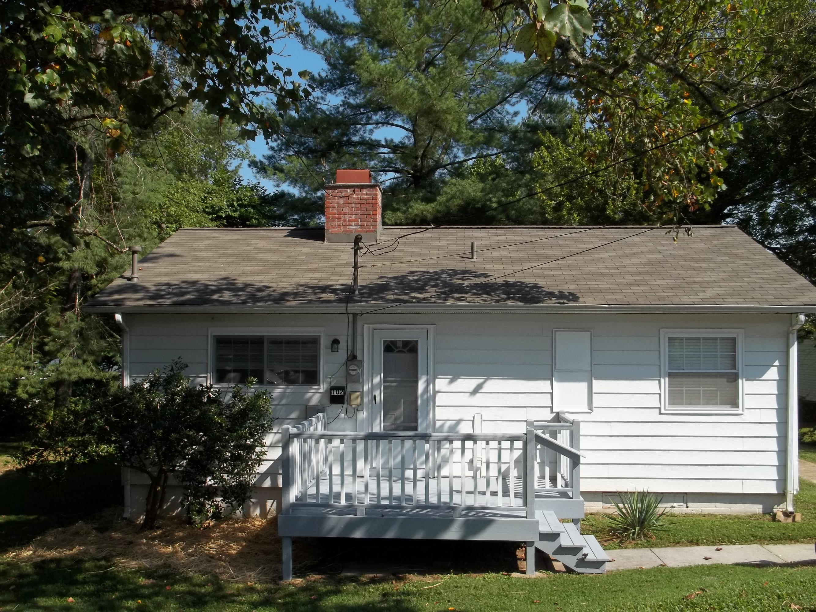 102 Powell Road Oak Ridge, TN 37830 - Photo 1 of 13 100_4384