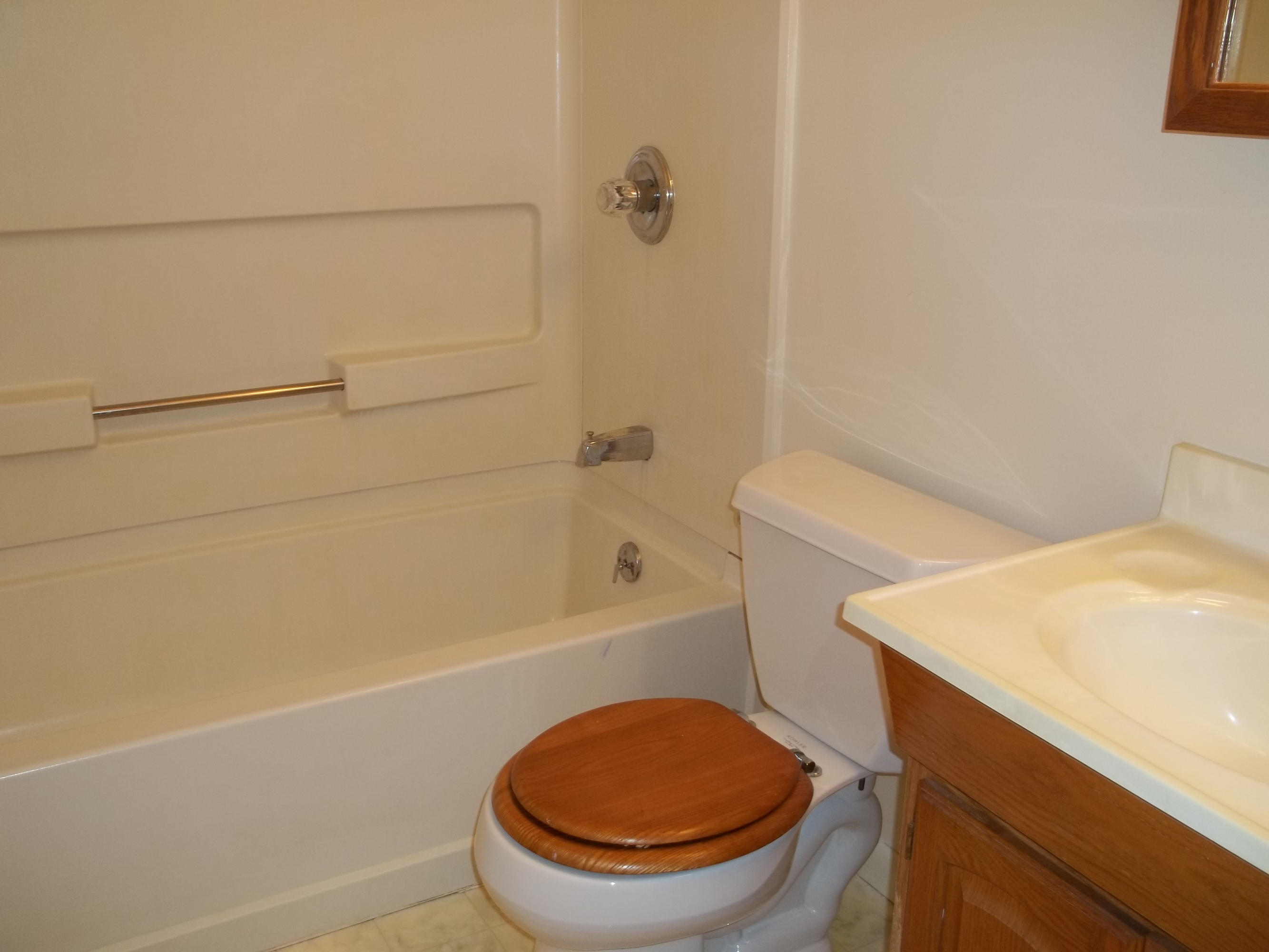 102 Powell Road Oak Ridge, TN 37830 - Photo 2 of 13 100_4397