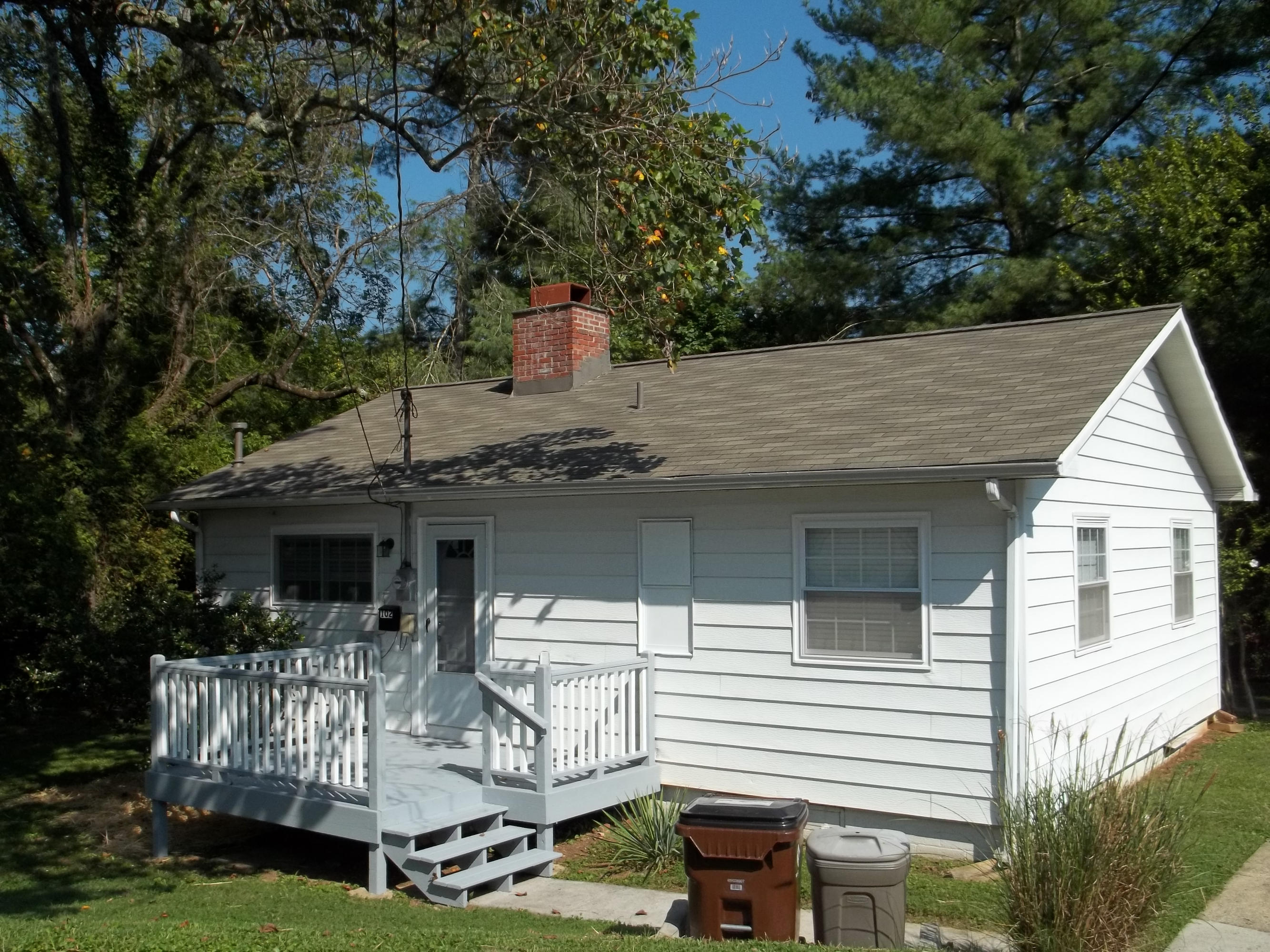 102 Powell Road Oak Ridge, TN 37830 - Photo 3 of 13 100_4385