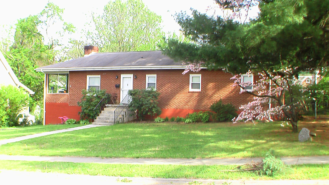 1950 Avon Road Southwest Roanoke, VA 24015 - Photo 1 of 19 Front