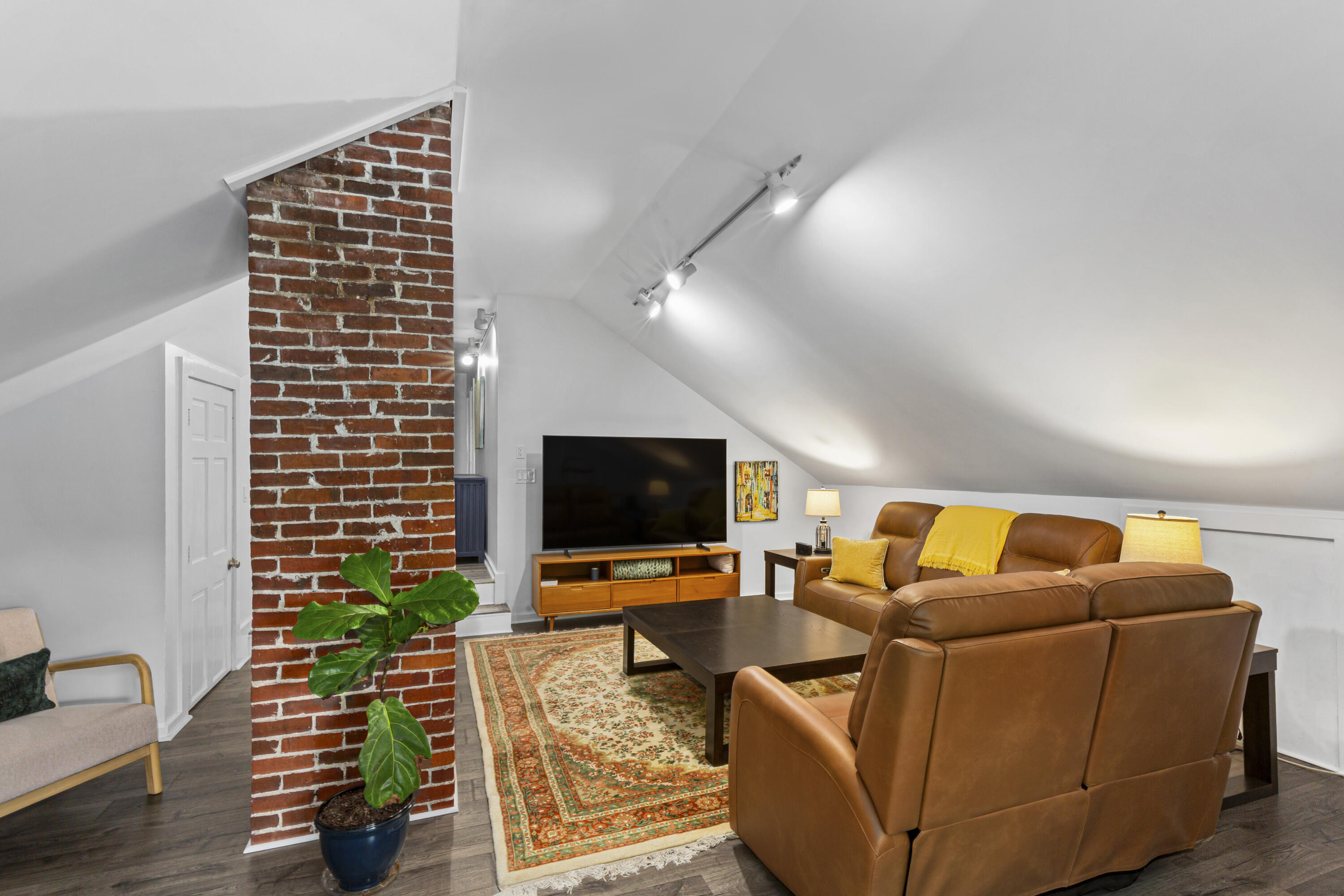 56 Elm Street Camden, ME 04843 - Photo 19 of 45 21-56ElmStreet-Camden-KS