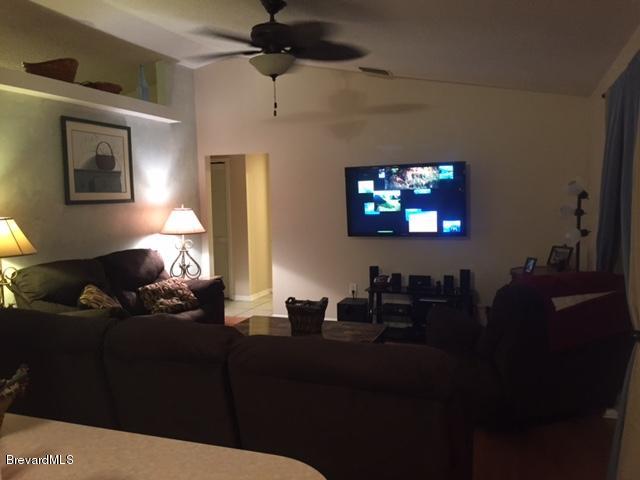 443 Tilhal Road Southwest Palm Bay, FL 32908 - Photo 13 of 18 Living room