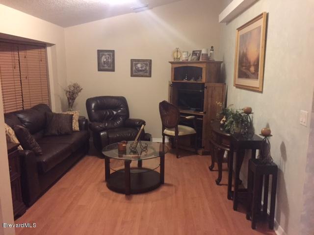 443 Tilhal Road Southwest Palm Bay, FL 32908 - Photo 6 of 18 Living Room