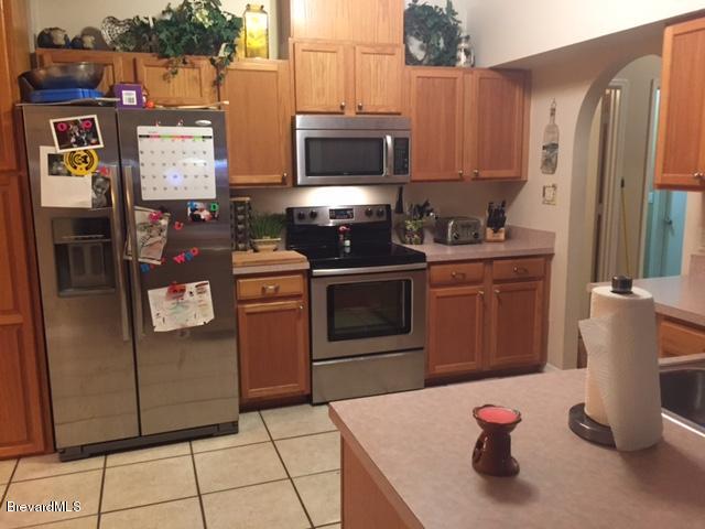 443 Tilhal Road Southwest Palm Bay, FL 32908 - Photo 10 of 18 Kitchen
